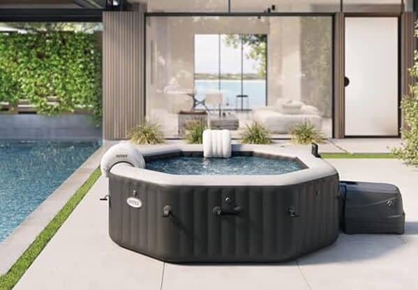 Découvrez notre analyse complète du Pure Spa Intex carbone 6 places : un spa gonflable alliant luxe, confort et performance pour un moment de détente unique à domicile