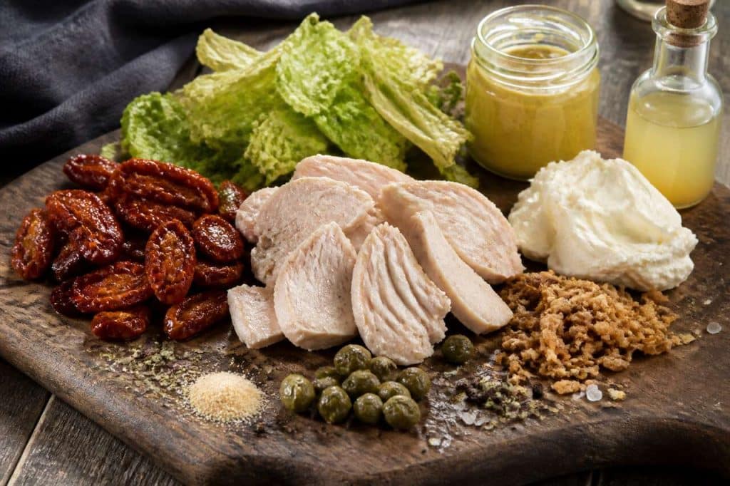 Sandwich au poulet et tomates confites sans pain : recette santé